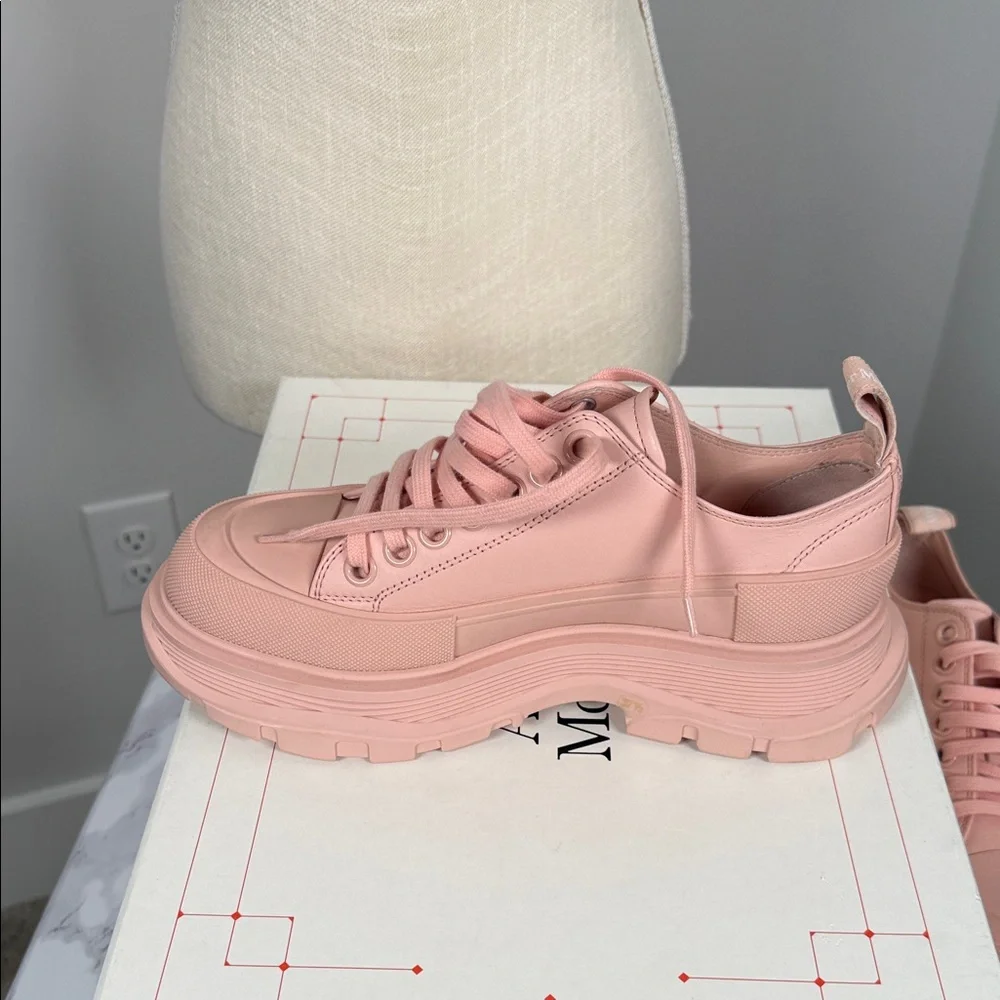 LIKE NEW Alexander McQueen Women's Blush Sneakers - Picture 7 of 11